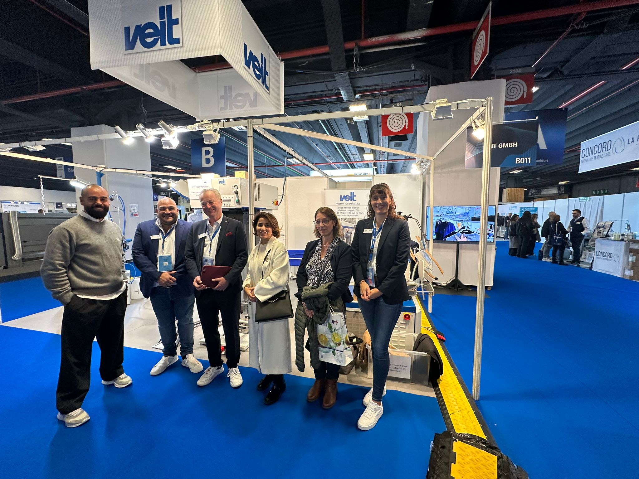 Vue du stand VEIT et Aqualogia sur le salon Texcare France 2025